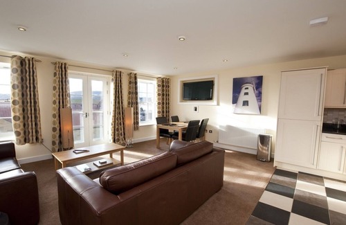 Scarborough Apartment | 2 Bedroom Apartment - 3rd Floor