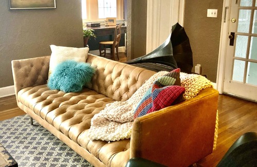 Easttown Apartment | 2 Bedroom apartment in Hip Eastown Neighborhood Grand Rapids