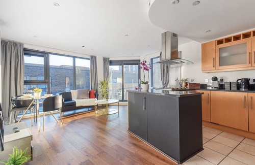 Canary Wharf Apartment | 2 Bedroom Apartment | 2 Beds | Millharbour