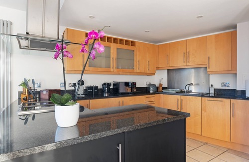 Canary Wharf Apartment | 2 Bedroom Apartment | 2 Beds | Millharbour