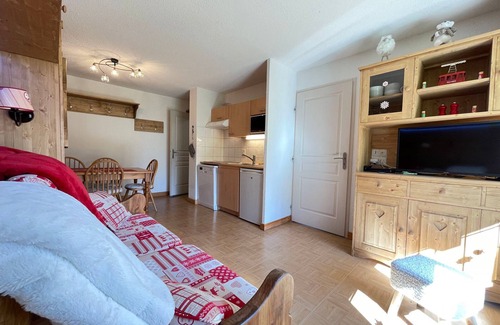 Flumet Apartment | 2-bedroom apartment at ski slopes with indoor pool
