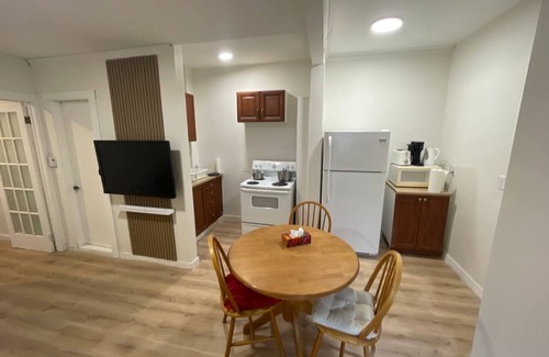 Cote-Des-Neiges—Notre-Dame-De-Grace Apartment | 2 bedroom Apartment
