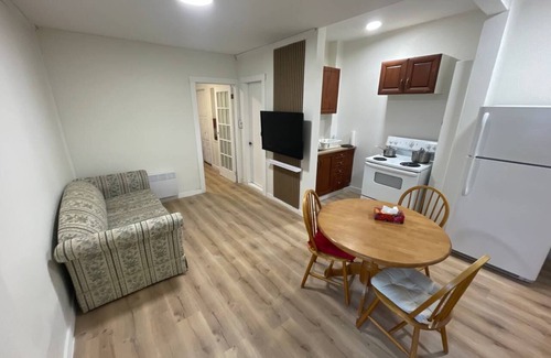 Cote-Des-Neiges—Notre-Dame-De-Grace Apartment | 2 bedroom Apartment