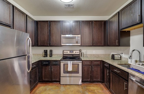 Dallas Condo | 2 Bedroom Apartment Close to Downtown & Baylor Hospital