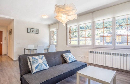 Incles Apartment | 2 Bedroom Apartment for 5 people, Incles. C. PEP1