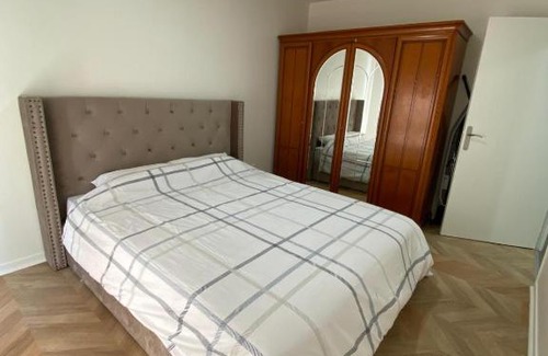 Livry-Gargan Apartment | 2 Bedroom Apartment with garden