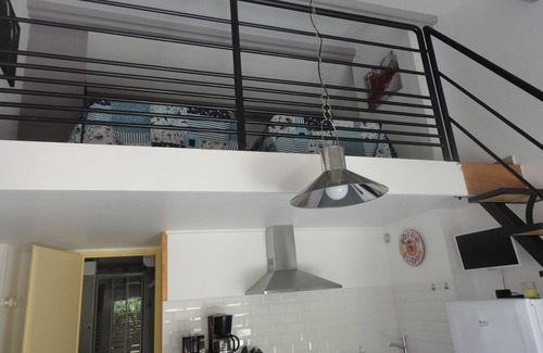 Marseillan Apartment | 2-bedroom apartment, air-conditioned, sleeps 4, direct to beach. Le Clapotis