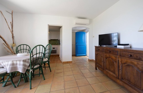 Cote d'Azur- French Riviera Apartment | 2 Bedroom apartment in Ramatuelle overlooking the Bonne Terrasse creek.