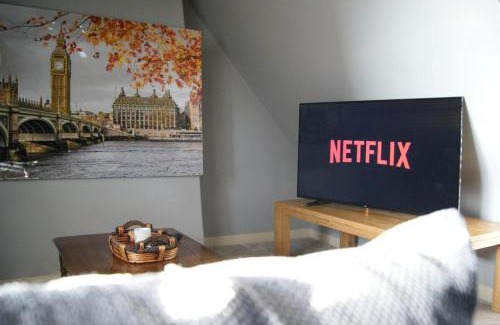 Boston Apartment | 2 Bedroom Apartment - Free Parking
