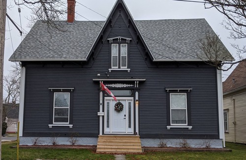 Yarmouth Apartment | 2 bedroom apartment in historic 1880s captains house