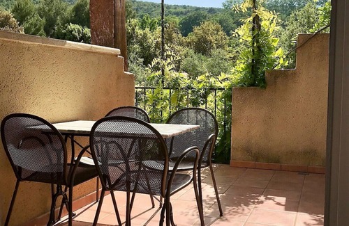 Malaucene Apartment | 2 Bedroom Apartment in Malaucene