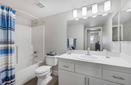 Las Vegas Apartment | 2-bedroom apartment in delightful Las Vegas with AC, fitness room