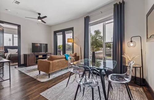 North Burnet Apartment | 2-bedroom apartment in charming Austin with fitness room, AC