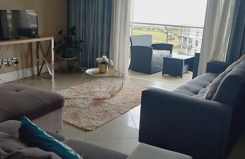 Durban Point Apartment | 2-bedroom apartment in charming Durban Waterfront with beach and harbour views