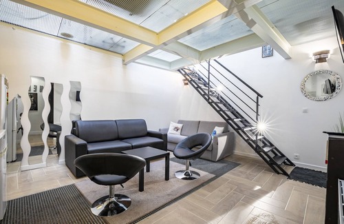Quartier Sainte-Avoye Apartment | 2 Bedroom Apartment in Paris