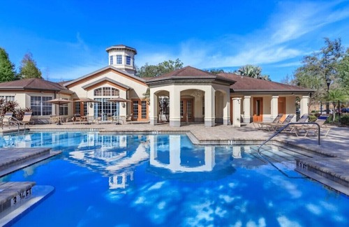 Bearss Plaza Apartment | 2-bedroom apartment in pleasant Tampa with WiFi, AC