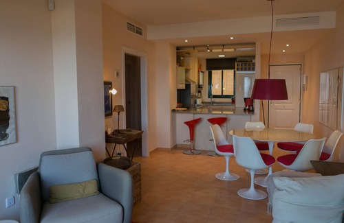 Begur Apartment | 2 bedroom apartment in Sa Punta, Begur- Sea views, terrace, pool and access to the beach (Ref:H29)