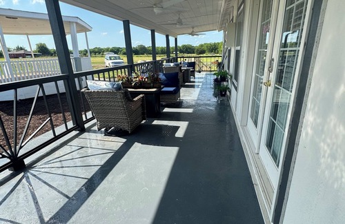 Quinlan Apartment | 2-bedroom apartment in welcoming Quinlan with AC, WiFi