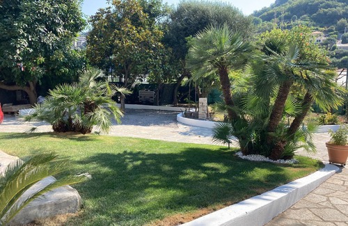 Vallecrosia Apartment | 2 bedroom apartment with private pool, tennis & padel, near the sea