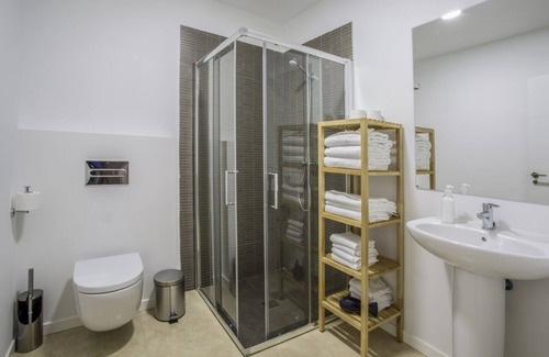 Trafalgar Apartment | 2 Bedroom Apartment - Malasaña