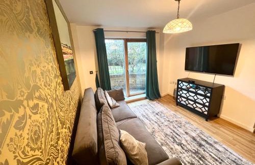 Bow Apartment | 2 Bedroom Apartment near Olympic Park with Free Parking