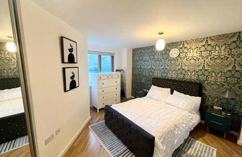 Bow Apartment | 2 Bedroom Apartment near Olympic Park with Free Parking