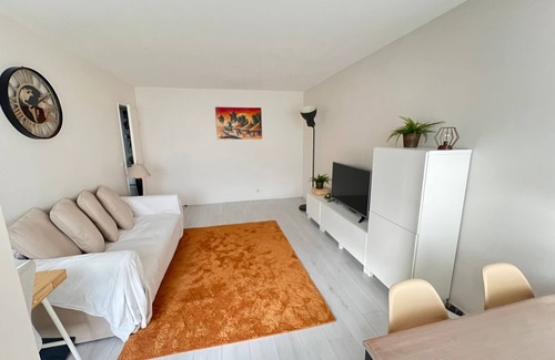 Cote d'Or-Les Sarrazins Apartment | 2-bedroom apartment, private parking, near subway station
