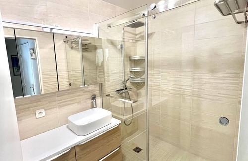 Cote d'Or-Les Sarrazins Apartment | 2-bedroom apartment, private parking, near subway station