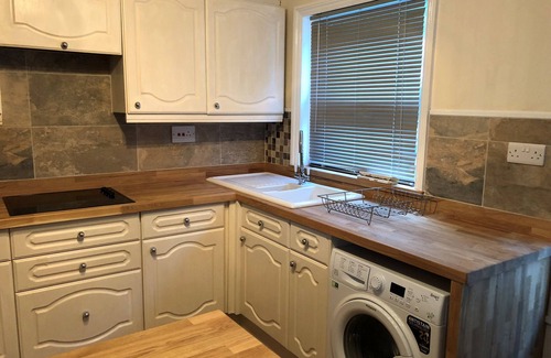 Ventnor Apartment | 2 bedroom apartment situated in spectacular location in Ventnor