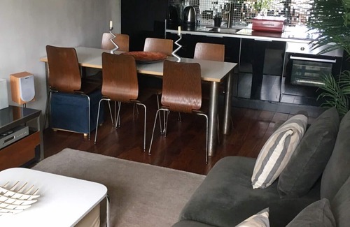 Tower Hill Apartment | 2 bedroom apartment Zone 1 overlooking St Katharine's Dock & Tower Bridge