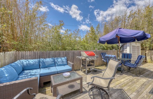 Ocean Bay Park House | 2 Bedroom Apt. in Ocean Bay Park, walk to beach and entertainment