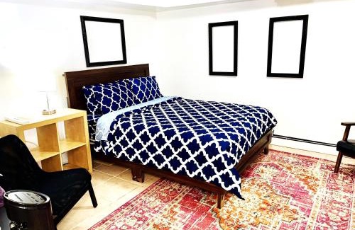 Queens Apartment | 2 Bedroom Apt in LIC, Private WITH BACKYARD !