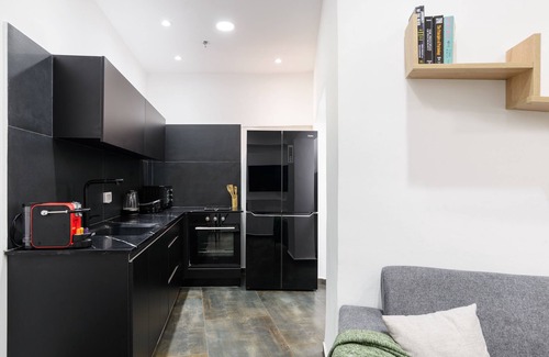 Tel Aviv Apartment | 2 Bedroom Apt next to the beach and dizingov center