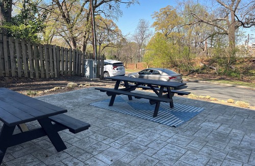 Optimist Park Apartment | 2-Bedroom Apt1- 2 mins to Uptown Charlotte