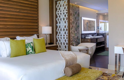 Punta Sam Resort | 2-Bedroom beach resort in Punta Sam with 4 pools, fitness room, WiFi and more