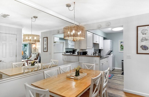 Demere Park Condo | 2 Bedroom, beautifully decorated condo, St. Simons Island, heated pool