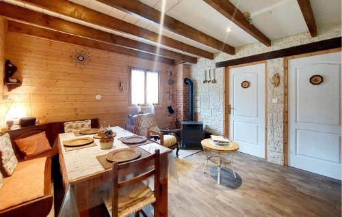 Le Menil House | 2 Bedroom Beautiful Home In Le Ménil