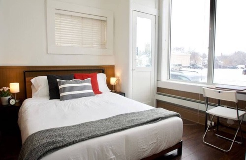 Moose Jaw Apartment | 2 Bedroom! Best Rental in MJ, Parking, WiFi ✨