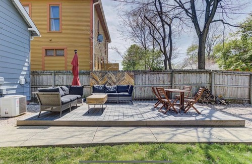 Old Northside House | 2 Bedroom Bungalow on the Old Historic Northside