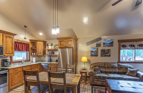 West Yellowstone Cabin | 2 Bedroom Cabin with A/C, just 5 blocks from Yellowstone!