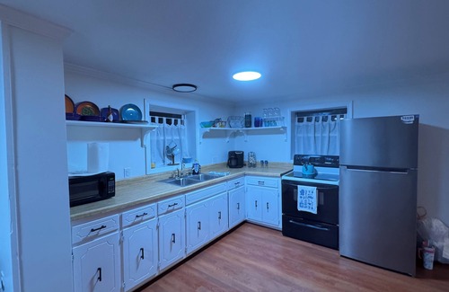 Spring City Cabin | 2-bedroom cabin in charming Spring City walking distance to watts bar lake.