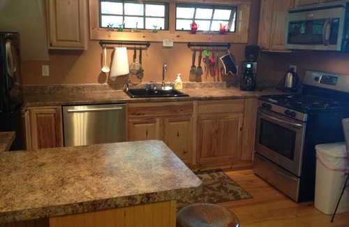 Northwest Ithaca Cabin | 2 Bedroom Cabin on Cayuga Lake 1 Mile from Ithaca