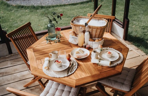 Sevry Ski Chalet | 2-bedroom chalet with outdoor spa, pétanque court & children cabin in Ardennes