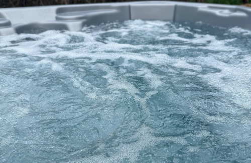 Fennville House | 2-bedroom close to Saugatuck and South Haven! Pet friendly-hot tub