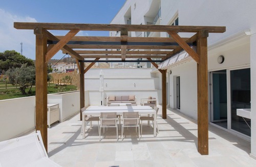 Coveta Fuma Apartment | 2-Bedroom Coastal Escape