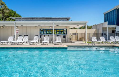 Preston Beach Apartment | 2-Bedroom Coastal Retreat