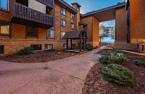 Skyway Condo | 2-bedroom condo in gorgeous Colorado Springs 5-10 minutes from many attractions