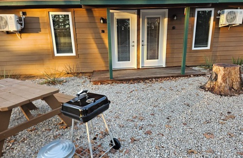 Lebanon Condo | 2-bedroom Condo #2 at Bennettscape Lodge with WiFi, AC by Bennett Spring Park