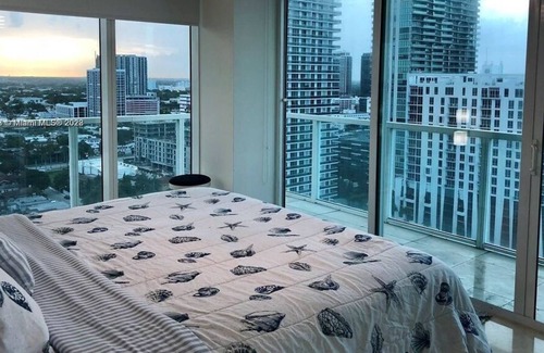 Edgewater Condo | 2 Bedroom Condo 625320 by Houzlet
