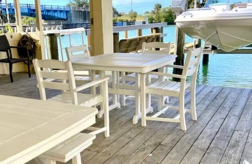 Laurel Condo | 2-bedroom condo in paradise, steps to Nokomis Beach!